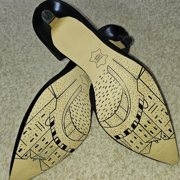 Bella--Vita Black Leather 2 Inch Kitten Heels in Box Size 6M - Picture 11 of 14